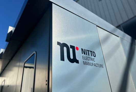 社内から始まる技術革新 −ZAMで実現した次世代キュービクル−